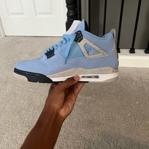 Jordan 4 unc